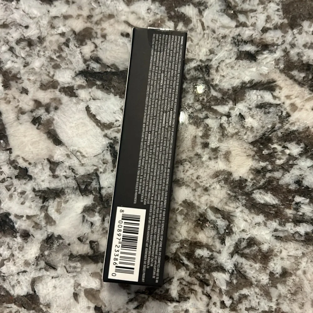 NYX Vivid Matte liquid eyeliner